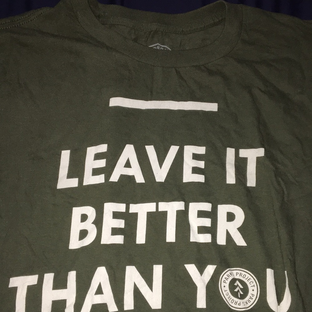 Size medium men’s t shirt - Picture 2 of 3